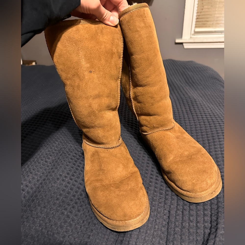 Women’s tan brown tall Uggs